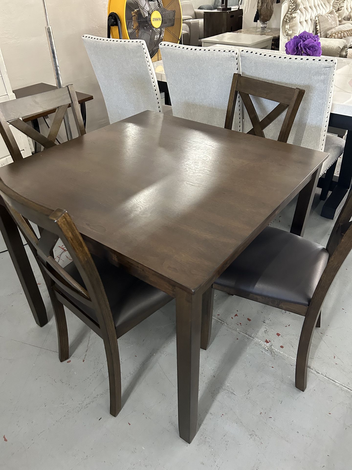 Mesas @ Comedores @ Dining Tables @ In Stock @ Disponibles