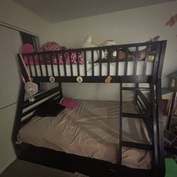 Queen/twin Bunk Bed 
