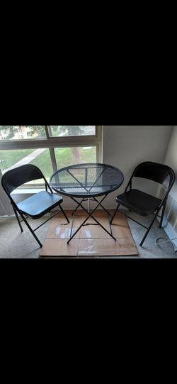 Round table plus 2 chairs>> still available 19152 zip do not send lower offers