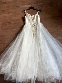 Ivory Tulle Spaghetti Straps Floral Beaded Appliqué Wedding Dress