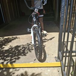 Little Boy Bike Weiss 