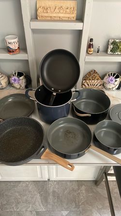 Mixed Cookware Set Pots and Pans