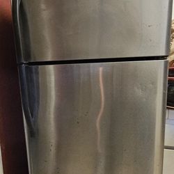 Refrigerator Kenmore Stainless Steel FULL SIZE FRIDGE.