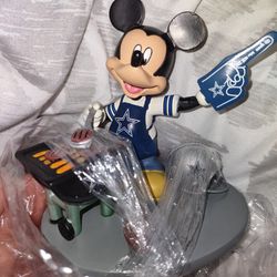 Mickey Mouse Dallas By Hamilton Collection 