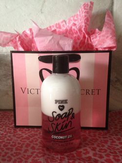 ⭐️Victoria Secret/ PINK- "Coconut oil" body wash - "One-Stop-Shop" gift
