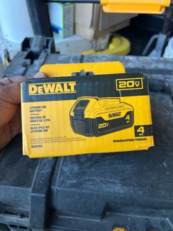 DeWalt 20V Max 4Ah Lithium-Ion Battery DCB204