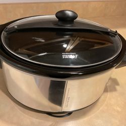 Large Crockpot  6 Qu. New