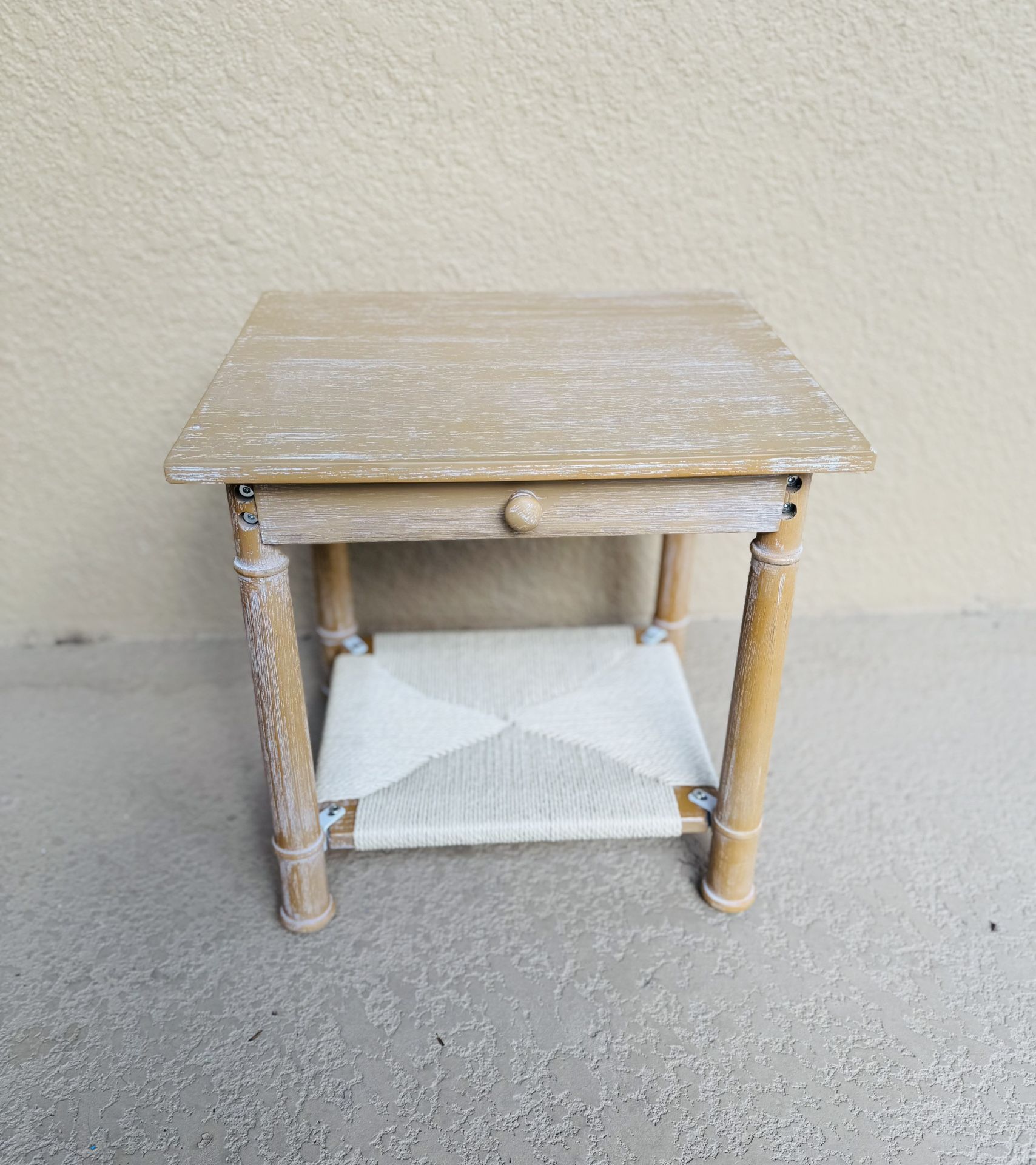 Small End Table Nightstand $20 size in pics 