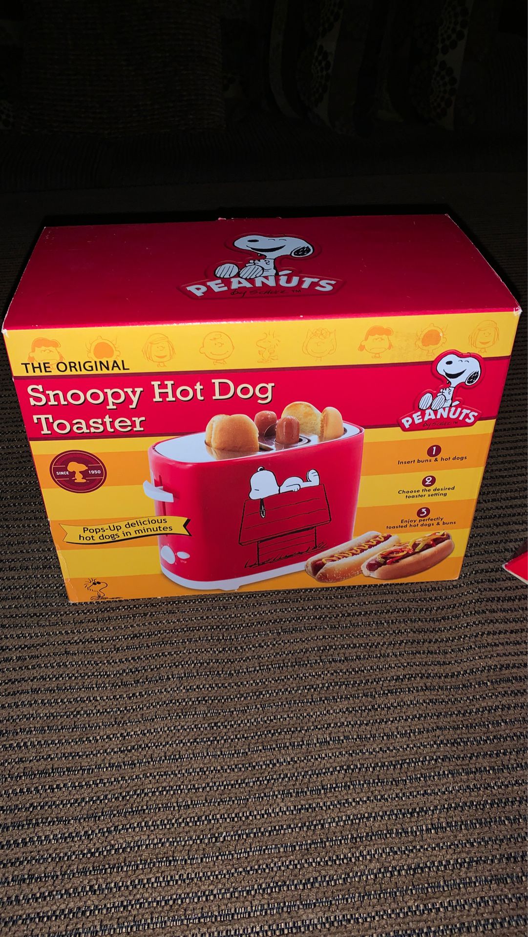NIB: Peanuts Collection: Snoopy Hot dog toaster