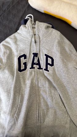Gap sweater zip