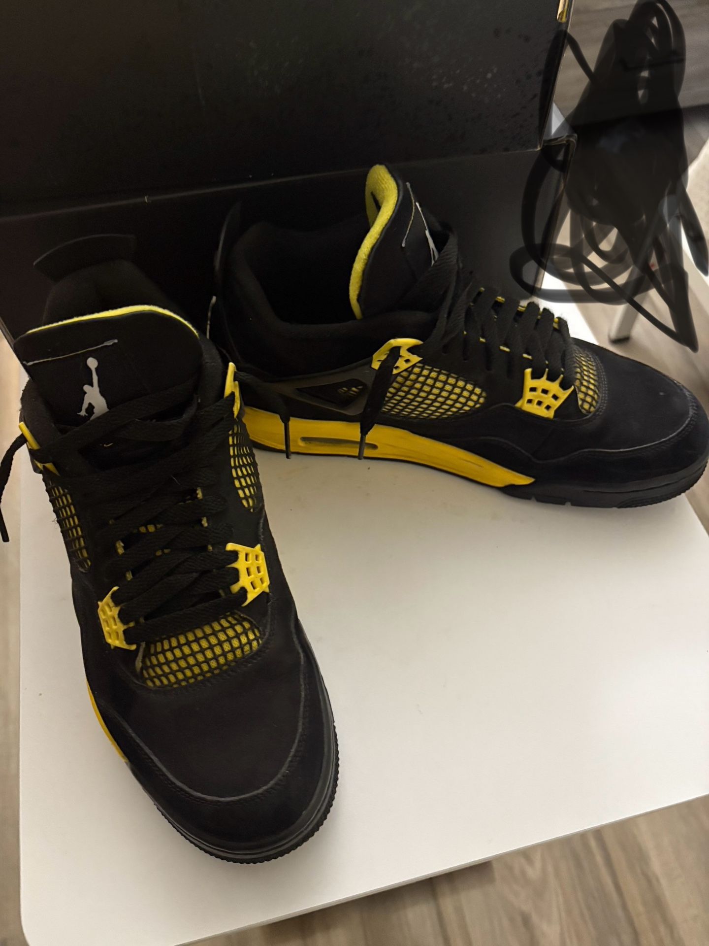 Jordan 4 Retro Thunder (yellow)