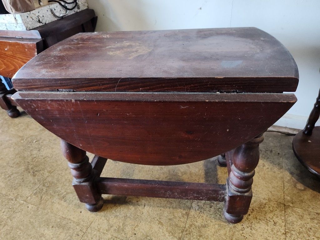 Pine End Tables With 2 Fouled With Leafs House Pickup Both $80.00
