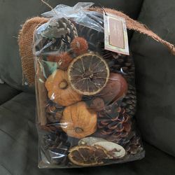 BRAND NEW 16 OZ HIGHLY FRAGRANCED POTPOURRI 