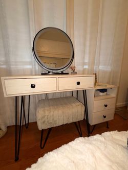 Vanity with 4 drawers  (Mirror and chair included)