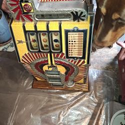 Vintage 1930s Mills War Eagle ¢25 Slot Machine