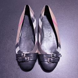 Burberry House Check Avonwick flat classic canvas plaid ballet flats size 7.5