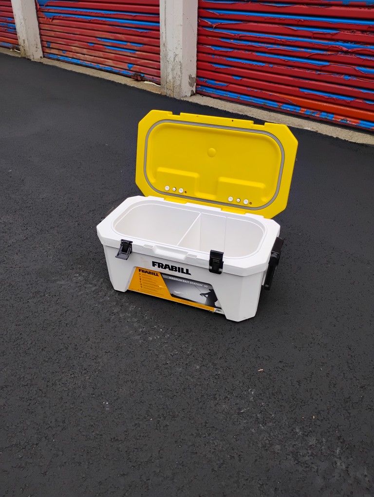 Frabill Magnum Bait Station