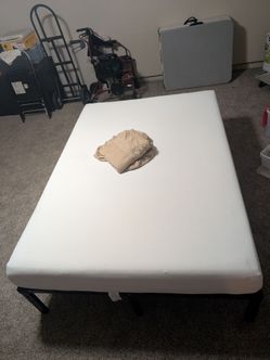 Memory foam mattress and Platform Frame & Sheets