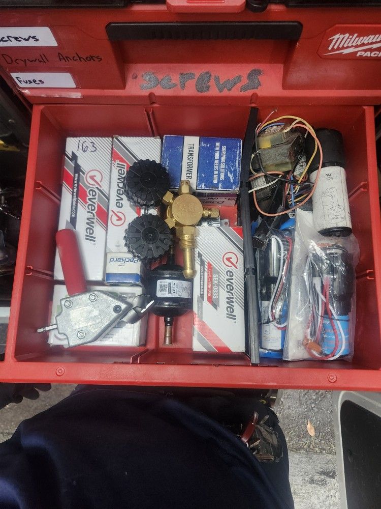 Air Conditioning capacitors, relays, contactor etc.