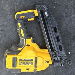 DeWalt 16g Angled Nailer