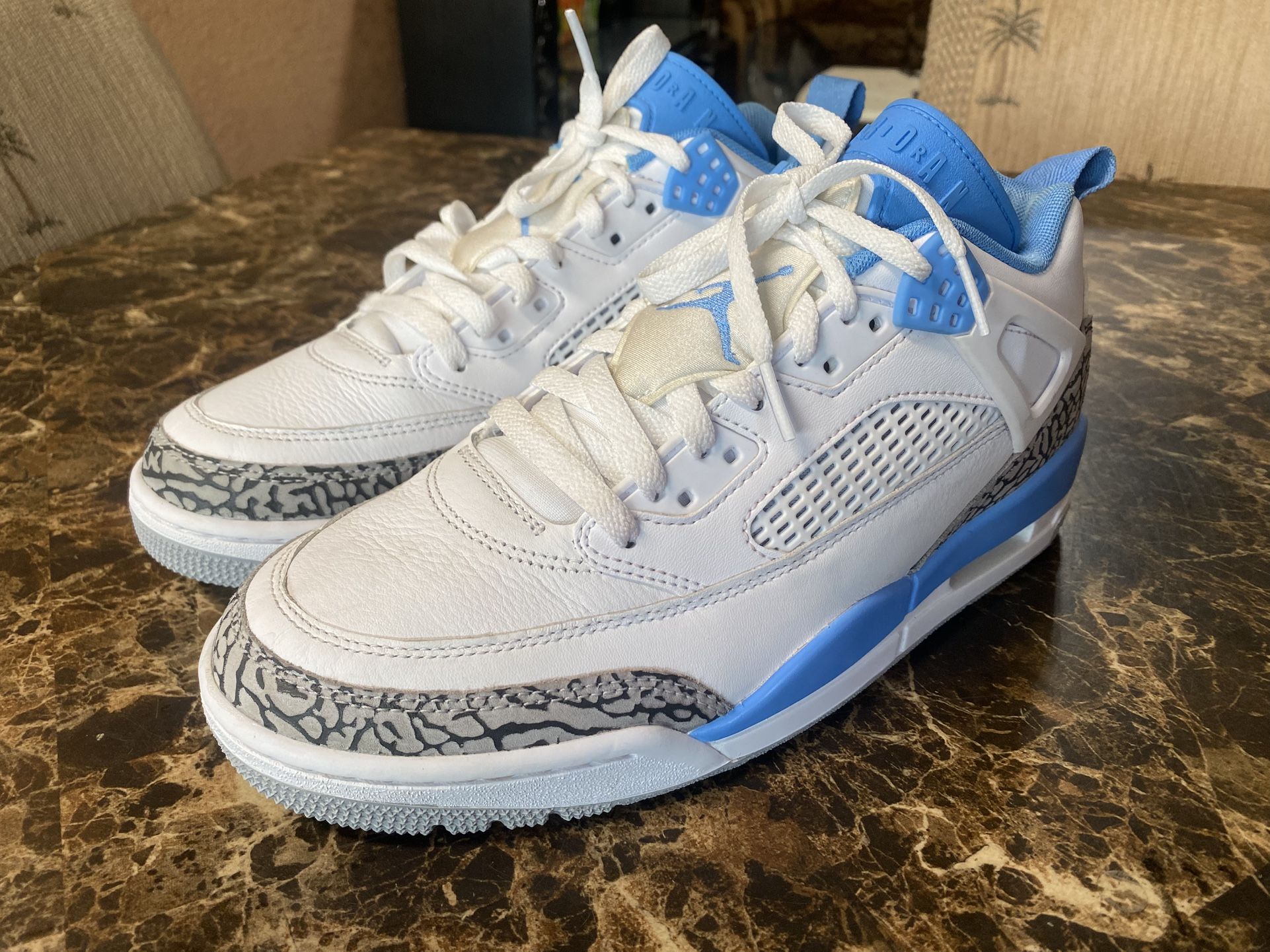 Jordan Spizlke Lows White University Blues Size 8