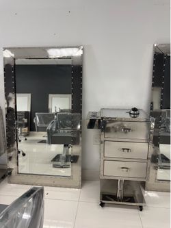 Beauty salon hair station with mirror