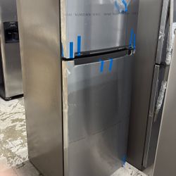 Whirlpool Top Freezer Refrigerator 
