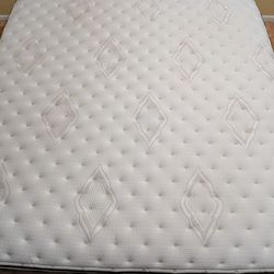 Beautyrest K,ing size ma,ttress 11 inch True Energy, extra firm, hybrid