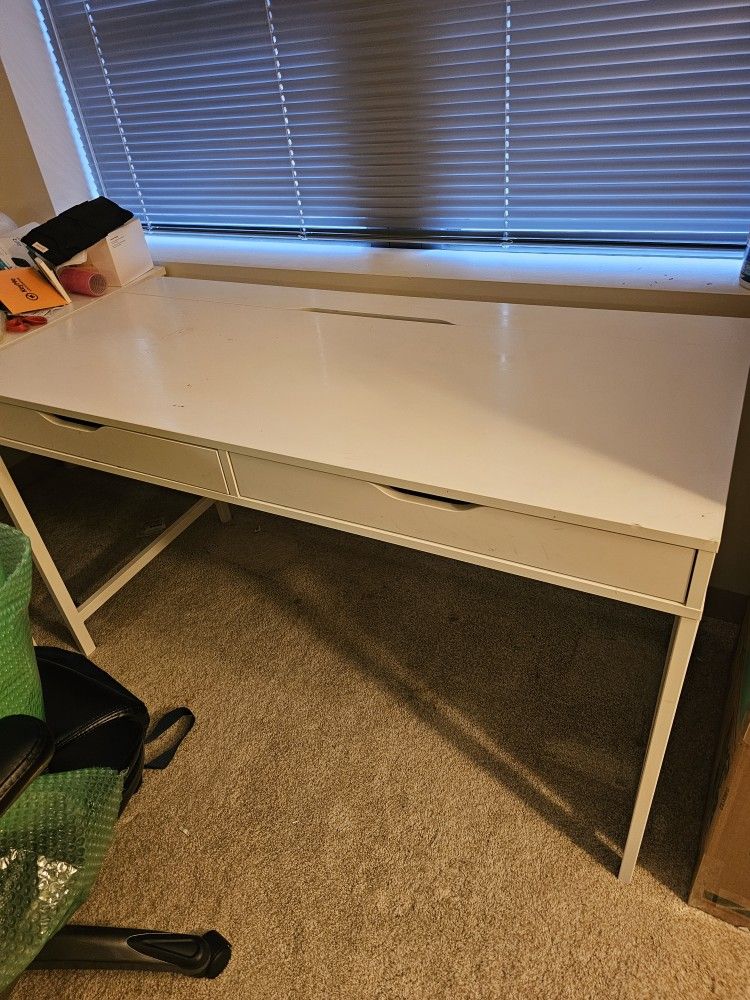 Ikea Desk 90