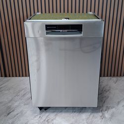 Bosch 24" Semi Integrated Built-In Dishwasher with 7 Wash Cycles, Flexible Third Rack, 38 dBA (SHE89PW75N-D-1810)