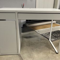 IKEA computer desk - W41 X D20 X H30