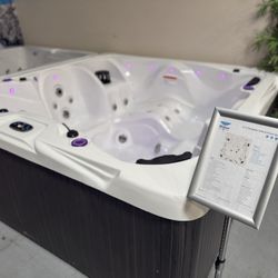 G-12 Hot Tub / Spa