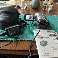 Sony DCR-SR100 Handycam