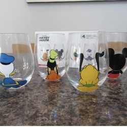 Disney Mickey Mouse Pals "Looking Back" Wine Glasses