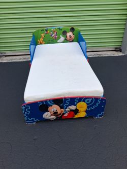 Toddler bed with mattress