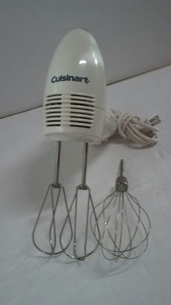 CUISINART SMART POWER COUNTUP 9 SPEED ELECTRONIC HAND MIXER HTM-9LT TIMER  TRACKS MIXING TIME AUTOMATICALLY for Sale in Orlando, FL - OfferUp