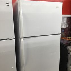 Whirlpool 18 Cu Ft Top And Bottom Fridge. 1 year Warranty 