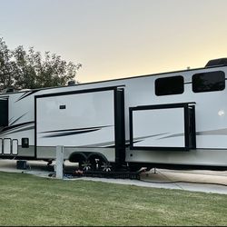Keystone Avalanche 390DS 2022
