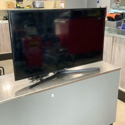 Samsung 40” Smart Tv