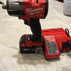 Milwaukee Fuel Impacto 1/2 Batería 5.0 Y Cargador Precio Fijo 