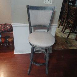 Swivel high Chair!