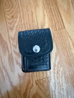 Basket weave pouch