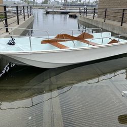 16'7  Boston  Whaler SuperSport/ Yamaha F50 4stroke/ Pacific Galvanized Trailer 