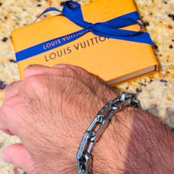 Louis Vuitton Silver Bracelet Size 9 Inches 