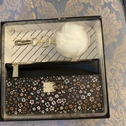 Nanette Lepore- Flat Card Wallet & Pom Key Chain Gift Set