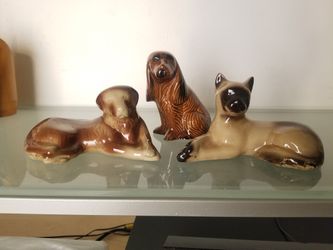 Ceramic set of cat and dogs figures