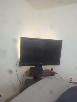 47in Tv With Stand