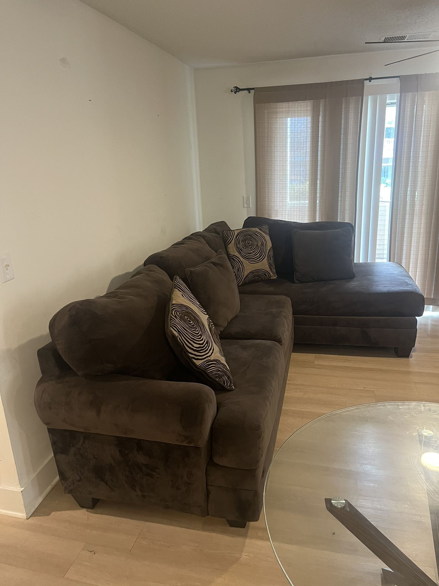Sofa chase