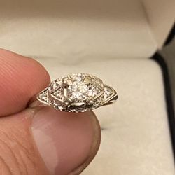 Absolutely Beautiful Ladies Diamond Gold Ring