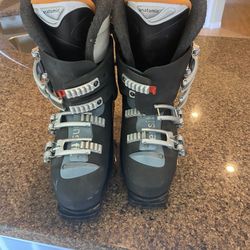 Women’s Ski Boots 26-26.5 307 mm